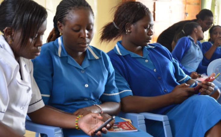 Nurses receive instruction in mobile nursing education in Kenya through Amref’s Jibu pilot. (Credit: Amref)